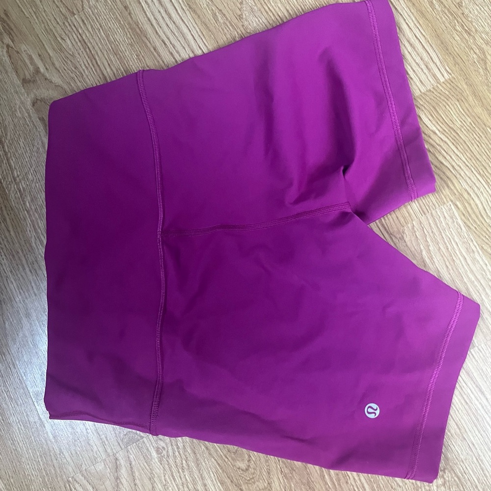 Barely worn Lululemon Wunder train 6 inch shorts